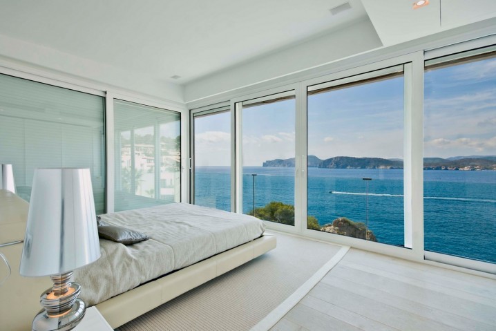 Phòng ngủ đẹp cho căn hộ cạnh bờ biển