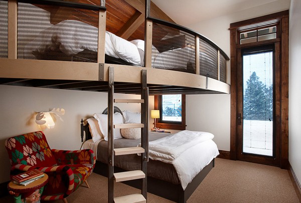 Phòng ngủ áp mái với thiết kế dễ thương