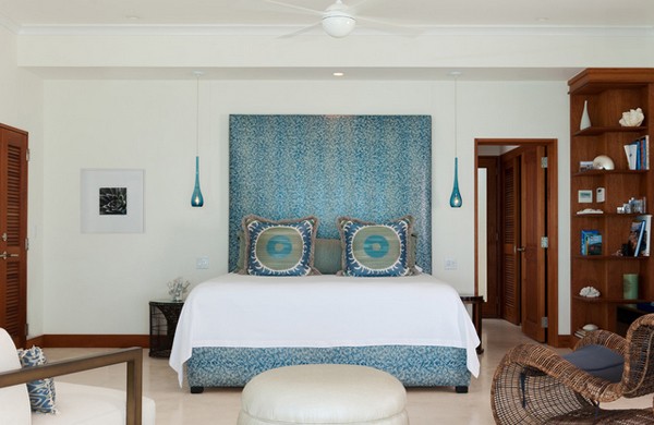 Phòng ngủ tinh tế với màu rubi xanh