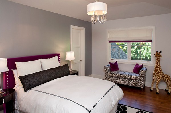 Phòng ngủ thanh lịch với bộ ba đen, trắng và tím