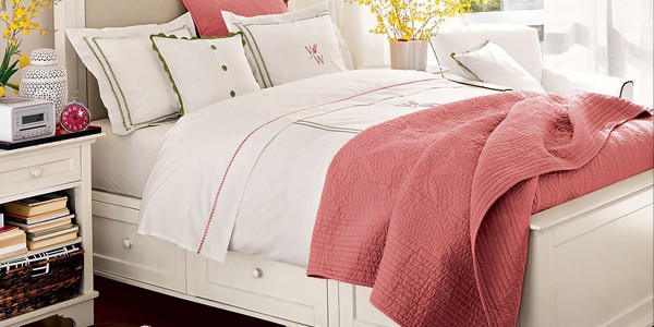 Sắp xếp nội thất gọn gàng cho phòng ngủ