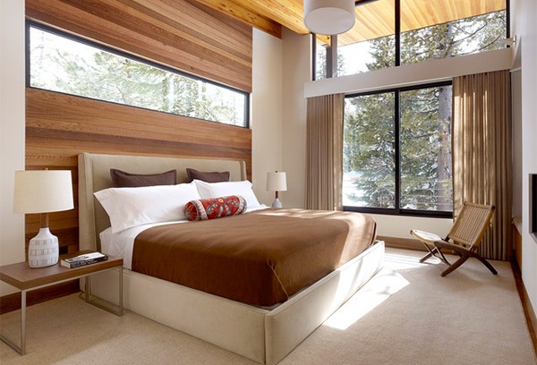 Phòng ngủ ấm áp với tường gỗ