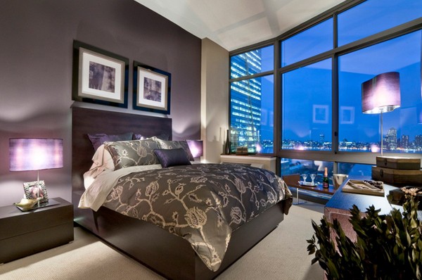 Phòng ngủ thanh lịch với bộ ba đen, trắng và tím