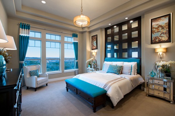 Phòng ngủ tinh tế với màu rubi xanh