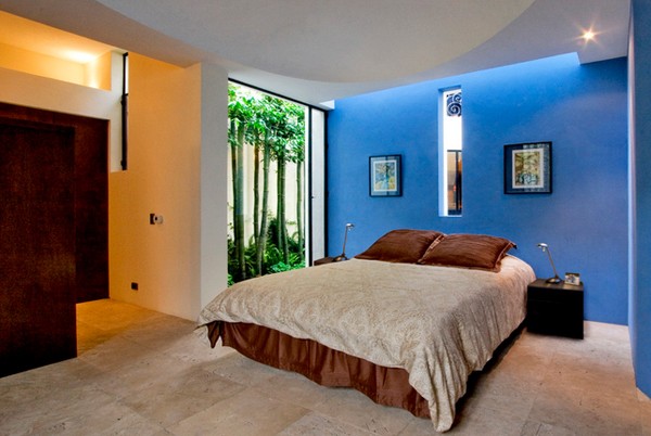 Phòng ngủ tinh tế với màu rubi xanh