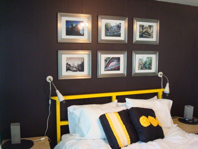 Phòng ngủ sang trọng với tường sơn đen