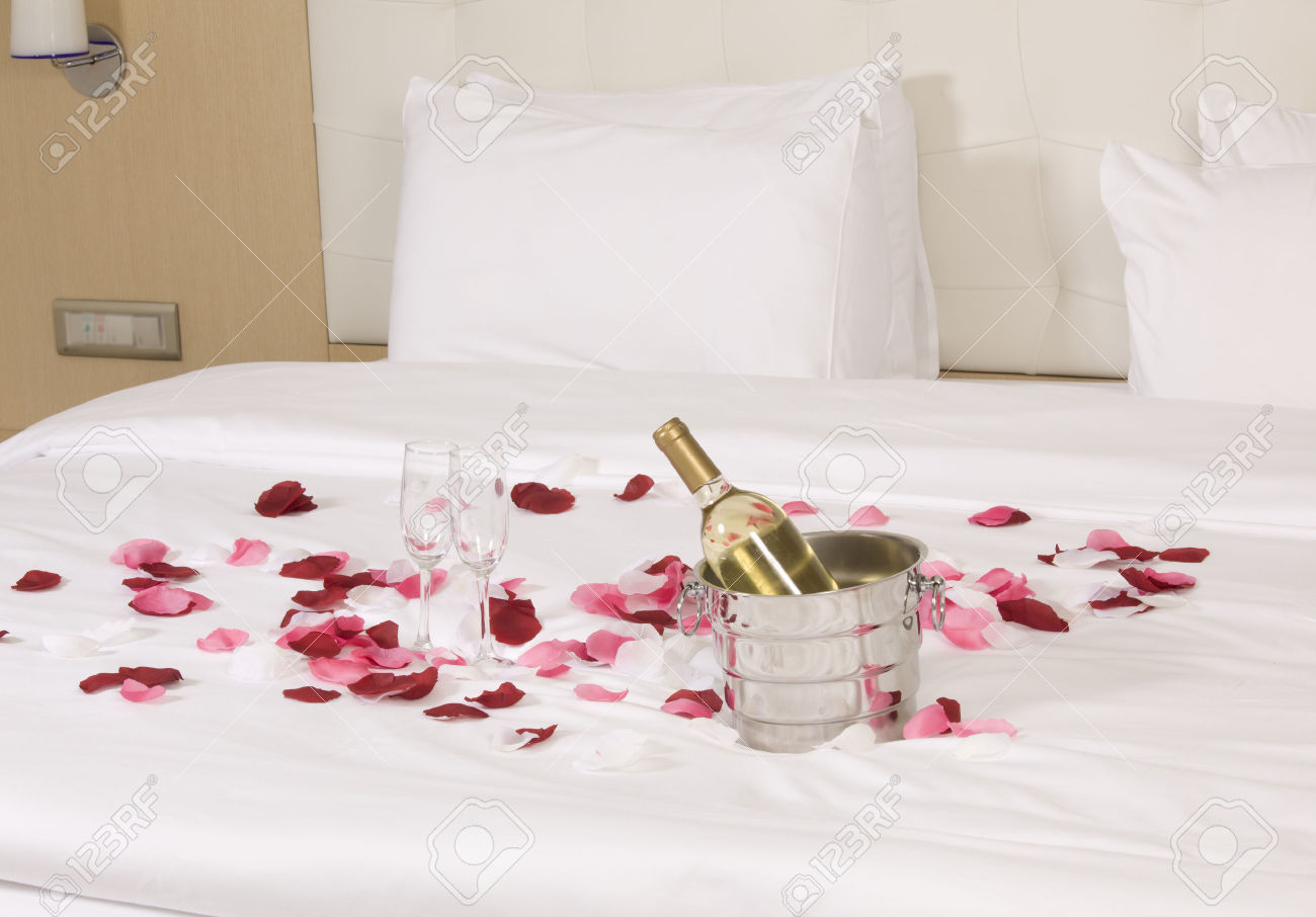 Trang trí phòng ngủ lãng mạn ngày Valentin