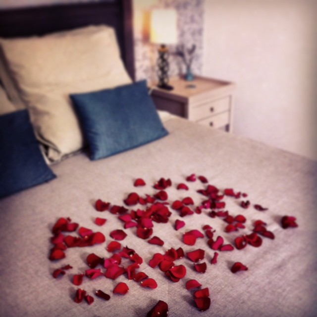 Trang trí phòng ngủ lãng mạn ngày Valentin